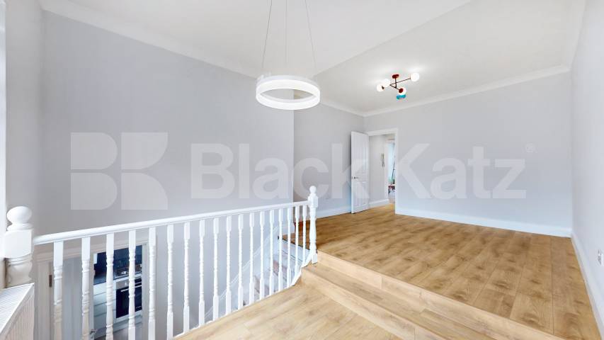 Modern Apartment Colville Road, Notting Hill